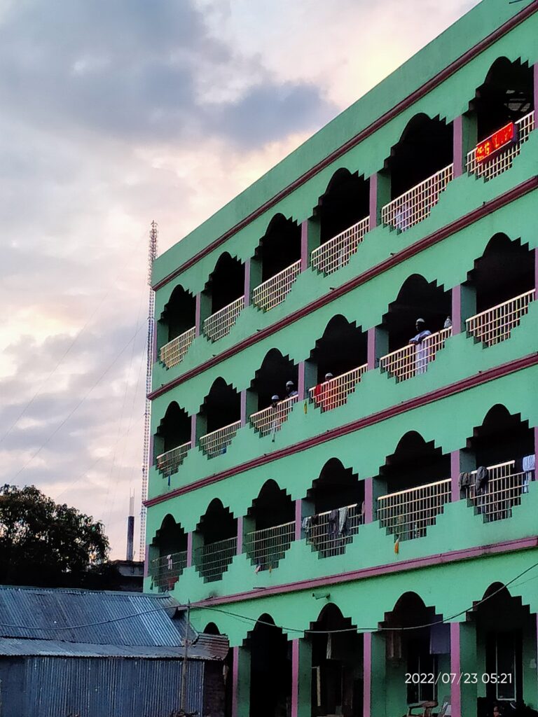 জামিয়ার চার তলা ভবন